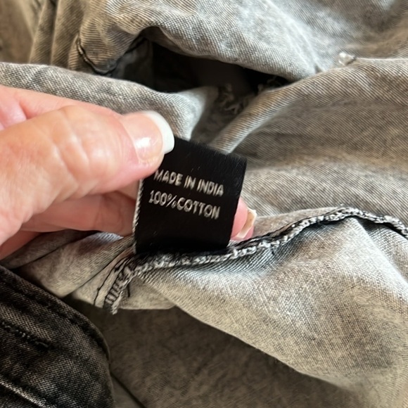 VTG THRILL,’90’s, Button-Up Denim Top, Destroyed Frayed Hem,Excellent Condition - Picture 7 of 13